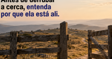 Imagem de uma cerca com a porteira aberta e o texto: "Antes de derrubar a cerca, entenda por que ela está ali." - Bruno Rondani